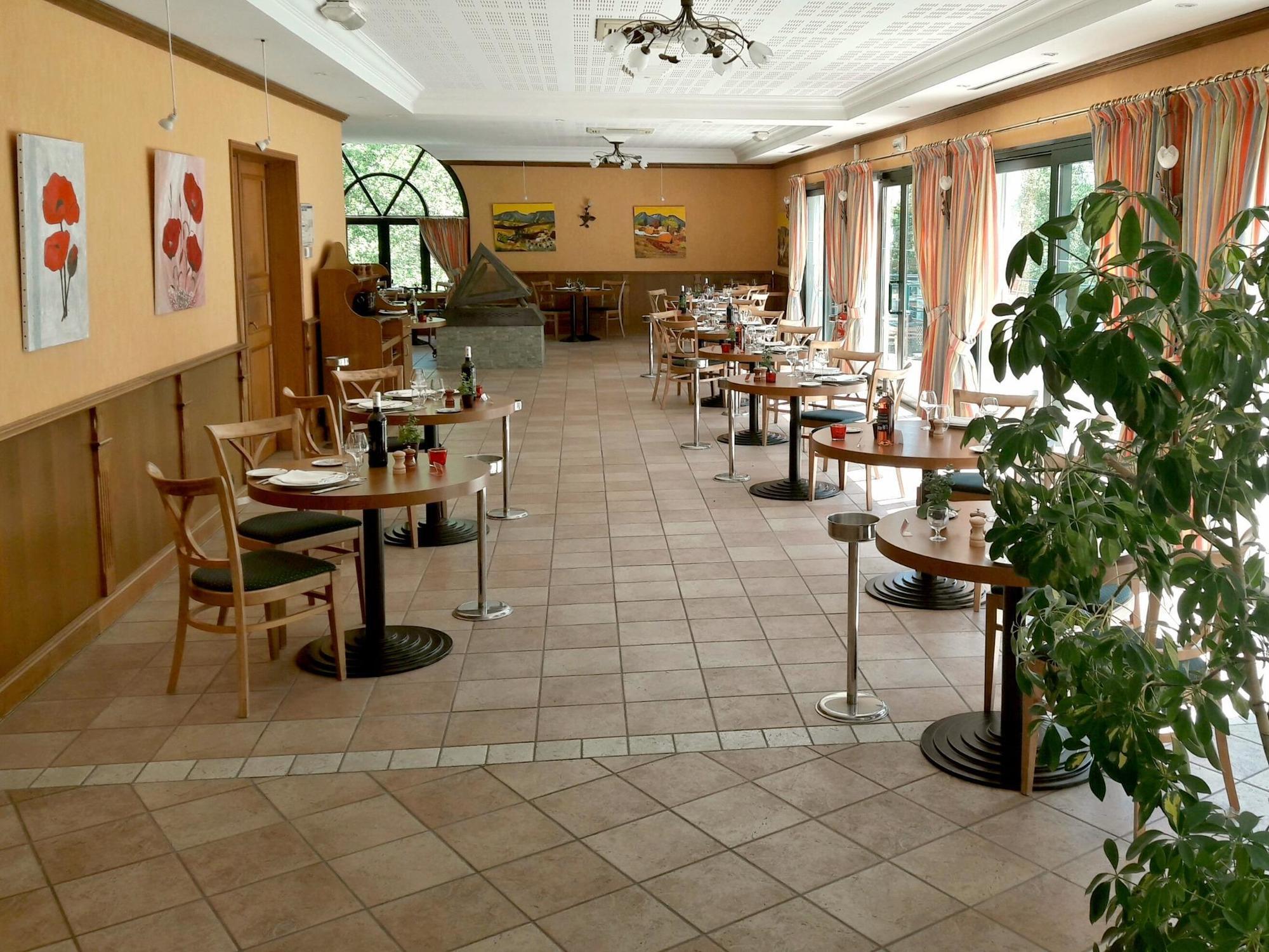 图里皮埃尔餐厅酒店 Vienne-le-Château 外观 照片